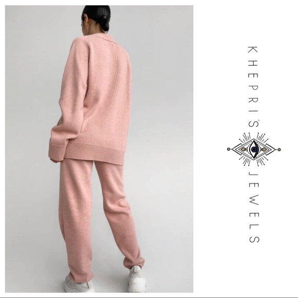 Khepris Jewels Irina Lounge Set - Picture 2 of 12